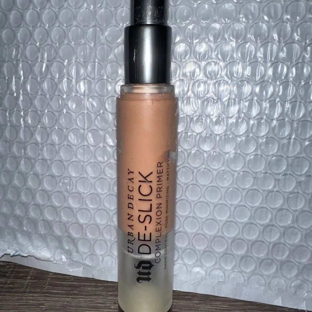 Urban Decay Deslick primer face - Picture 5 of 5
